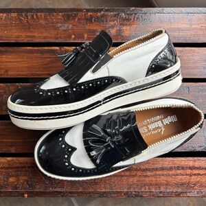 Vintage Luxury Made In Italy Wingtip Black and White Tassel Women’s Loafers 6.5